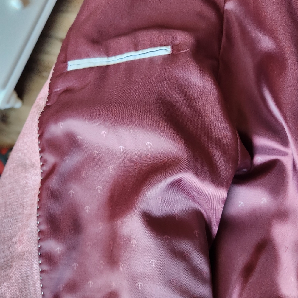 Suit - Picture 8 of 8